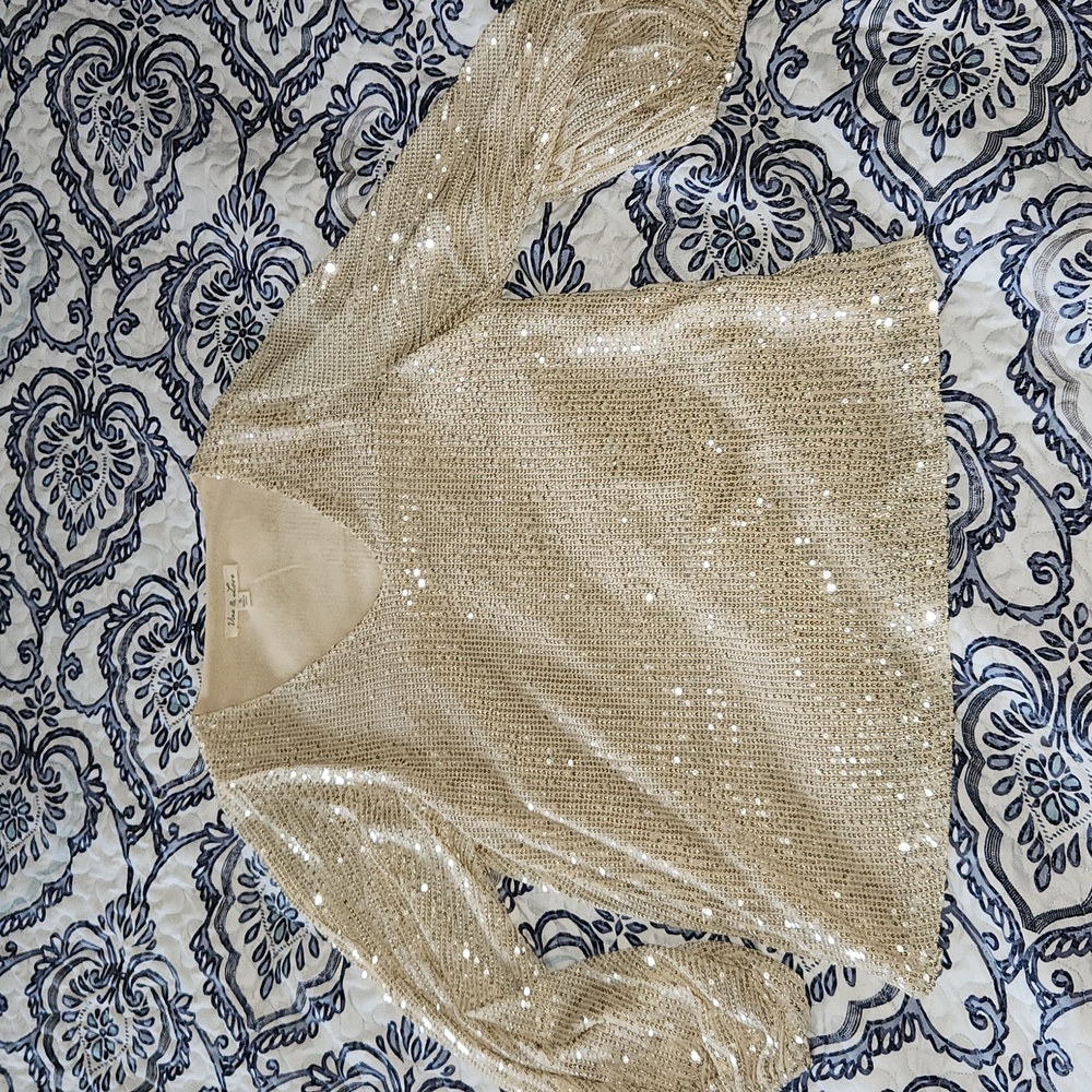 Size small beautiful boutique top